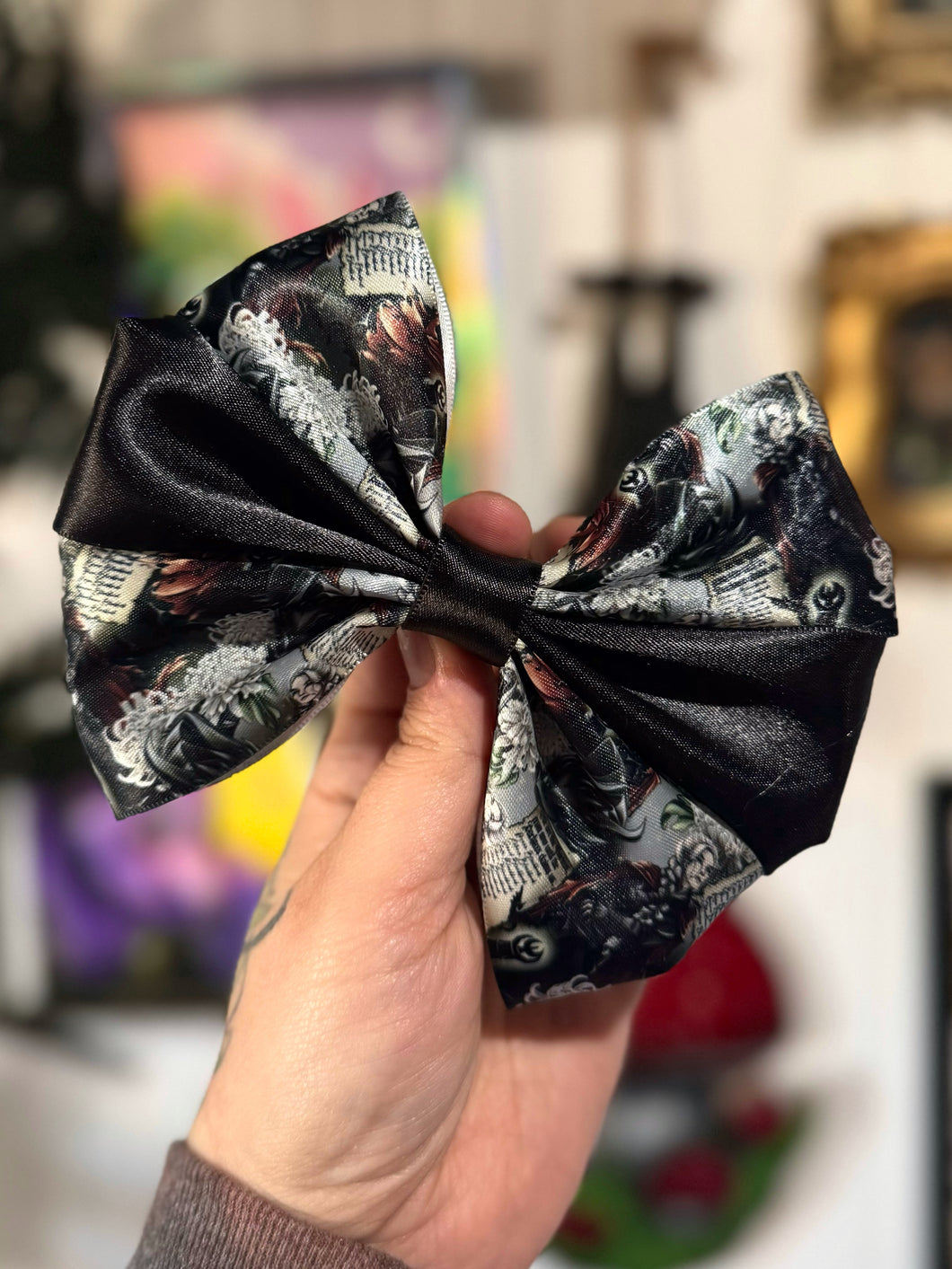 Preorder Officially Licensed Manon Blackbeak Bow